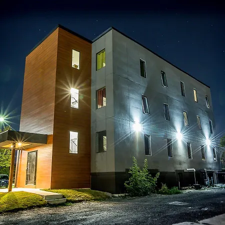 Clifton Hill Condos 3B